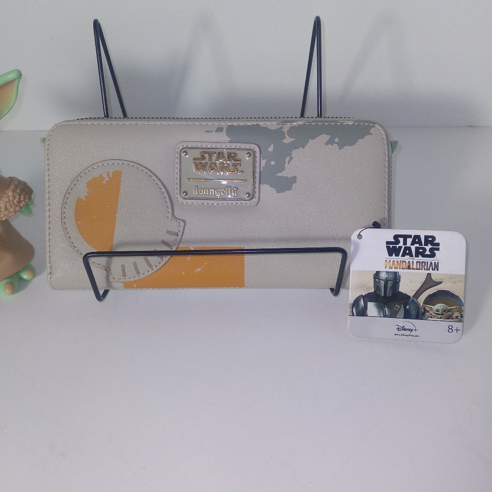 LoungeFly Star Wars Mandalorian Child Craddle Zip Around Wallet w/Yoda Bop It - Picture 3 of 12